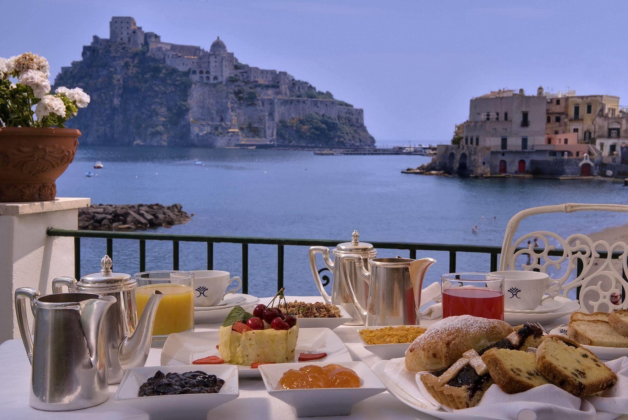 فندق Miramare E Castello ايسكيا المطعم الصورة